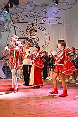 01 Damens AMaB 2026- 02-02 12  Sonntags Tour, 1. Februar - Am Sonntagvormittag, Damensitzung, war unser 1. Heimspiel bei den » Blauen Jungs « in der Aula vom Reinhard-und-Max-Mannesmann-Gymnasium. Danach in die 5. Etage vom IntercityHotel, 77 Jahre Rote Funken werden dort gefeiert. Später und der Gnadenkirche in Neumühl feierten die Senioren Karneval. Weiter ging es dann in der Rheinhausenhalle mit der Damensitzung von Rot-Weiß. Im Steinhof stand dann die Kindersitzung von den Musketieren auf dem Programm. Zum späten Nachmittag ging es dann etwas kleiner zu, Tanztee der SPD Großenbaum/Rahm im Coupe 1900. : DVPJ, Toni I, Kinderprinz Juls I., Juls I., Prinzessin, Aileen I., Prinzessin Aileen I., HDK, Duisburg, Karneval, Helau, Tollität, Event, Session 2025, Session 2026, Hauptausschuss, Gemeinschaft, Hauptausschuss Karneval Duisburg, Duisburg ist echt