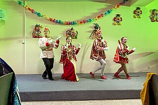 02 KFD Peter Paul 2026-02-03 03  Seniorenkarneval am 3. Februar - Wir besuchten zuerst den Johanniter-Stift Duisburg-Neudorf an der Wildstraße. Danach fuhren wir nach Duisburg-Huckingen zum karnvalistischem Nachmittag der KFD St. Peter und Paul Gemeinde.