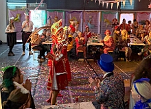 04 LANUV 2026- 02-12 06  Weiberfastnachts Tour, 11. Februar - Schon um 9 Uhr begann dieser ereignisreicher Tag für uns mit der Karnevalsfeier in der GGS Habichtstraße. Im HDK Festzelt wurden wir danach fanatisch gefeiert. Weiter ging es dann zu Hargreaves und ins LANUV zur der Firmenfeiern. Zwischendurch seine Seniorenfeier der AWO Karl-Jarres-Straße. Im Ratskeller feiern die Nordvereine Altweiber. In Folge fahren wir nach Laar, einmal zum Familienkarneval der KG Rot-Gold und die KFD feier im St. Ewald. Der vorletzte Auftritt dann die Altweibersitzung bei der Ehrengarde bevor es zum erneuten Heimspiel  zur Altweiber-Party in den Heimathafen geht.