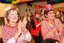 08 KFD StEwaldi Laar 2026- 02-12 04  Weiberfastnachts Tour, 11. Februar - Schon um 9 Uhr begann dieser ereignisreicher Tag für uns mit der Karnevalsfeier in der GGS Habichtstraße. Im HDK Festzelt wurden wir danach fanatisch gefeiert. Weiter ging es dann zu Hargreaves und ins LANUV zur der Firmenfeiern. Zwischendurch seine Seniorenfeier der AWO Karl-Jarres-Straße. Im Ratskeller feiern die Nordvereine Altweiber. In Folge fahren wir nach Laar, einmal zum Familienkarneval der KG Rot-Gold und die KFD feier im St. Ewald. Der vorletzte Auftritt dann die Altweibersitzung bei der Ehrengarde bevor es zum erneuten Heimspiel  zur Altweiber-Party in den Heimathafen geht. : DVPJ, Toni I, Kinderprinz Juls I., Juls I., Prinzessin, Aileen I., Prinzessin Aileen I., HDK, Duisburg, Karneval, Helau, Tollität, Event, Session 2025, Session 2026, Hauptausschuss, Gemeinschaft, Hauptausschuss Karneval Duisburg, Duisburg ist echt