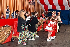 01 Kinderka KG Suedstern 2026-02-13 04  Kinderkarneval und Kostümfest   Der Karnevalsfreitag und seine Traditionen. Zuerst waren im Sermer Festzelt auf dem Kasselle-Pitter-Platz zum dortigen Kinderkarneval. Am frühen Abend hatte dann noch der SZ der Prinzengarde in der Gaststätte „Zum Treffpunkt“ zum Kostümfest eingeladen. : DVPJ, Toni I, Kinderprinz Juls I., Juls I., Prinzessin, Aileen I., Prinzessin Aileen I., HDK, Duisburg, Karneval, Helau, Tollität, Event, Session 2025, Session 2026, Hauptausschuss, Gemeinschaft, Hauptausschuss Karneval Duisburg, Duisburg ist echt