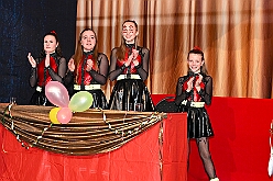 01 Kinderka KG Suedstern 2026-02-13 06  Kinderkarneval und Kostümfest   Der Karnevalsfreitag und seine Traditionen. Zuerst waren im Sermer Festzelt auf dem Kasselle-Pitter-Platz zum dortigen Kinderkarneval. Am frühen Abend hatte dann noch der SZ der Prinzengarde in der Gaststätte „Zum Treffpunkt“ zum Kostümfest eingeladen. : DVPJ, Toni I, Kinderprinz Juls I., Juls I., Prinzessin, Aileen I., Prinzessin Aileen I., HDK, Duisburg, Karneval, Helau, Tollität, Event, Session 2025, Session 2026, Hauptausschuss, Gemeinschaft, Hauptausschuss Karneval Duisburg, Duisburg ist echt