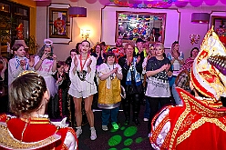 02 Kostuemfest SZ  Prinzgrd 2026-02-13 13  Kinderkarneval und Kostümfest   Der Karnevalsfreitag und seine Traditionen. Zuerst waren im Sermer Festzelt auf dem Kasselle-Pitter-Platz zum dortigen Kinderkarneval. Am frühen Abend hatte dann noch der SZ der Prinzengarde in der Gaststätte „Zum Treffpunkt“ zum Kostümfest eingeladen. : DVPJ, Toni I, Kinderprinz Juls I., Juls I., Prinzessin, Aileen I., Prinzessin Aileen I., HDK, Duisburg, Karneval, Helau, Tollität, Event, Session 2025, Session 2026, Hauptausschuss, Gemeinschaft, Hauptausschuss Karneval Duisburg, Duisburg ist echt