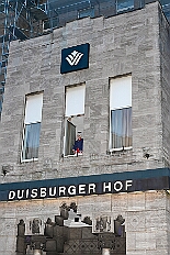 01 Das Wecken 2026- 02-14 06  Unser Tag - ein schöner Tag - Es war 8 Uhr in der Früh als wir am Samstagmorgen, 14. Februar, als wir mit Musik am WYNDHAM Hotel Duisburger Hof geweckt wurden. Danach ging es dann nach Hamborn wo „unser“ Kinderkarnevalszug pünktlich um 11:11 Uhr startete. Zu Mittagszeit gab es dann anschließend eine Empfang für uns und die Teneriffa Delegation. : DVPJ, Toni I, Kinderprinz Juls I., Juls I., Prinzessin, Aileen I., Prinzessin Aileen I., HDK, Duisburg, Karneval, Helau, Tollität, Event, Session 2025, Session 2026, Hauptausschuss, Gemeinschaft, Hauptausschuss Karneval Duisburg, Duisburg ist echt