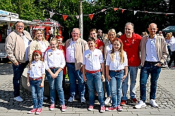 01 Sommerf GrafschFunken 2026- 06-13  05  Sommerfeste zum Ersten - Wir fuhren zum ersten Sommerfest auf die andre Rheinseite nach Moers. Der Besuch bei den Grafschafter Funken gehört schon zur Tradition. Danach erwartete uns ein großartiger Empfang beim Heimspiel auf dem Sommerfest unserer Stadtgarde. : DVPJ, Oliver I, Kinderprinz Niklas I., Niklas I., Prinzessin, Greta I., Prinzessin Greta I., HDK, Duisburg, Karneval, Helau, Tollität, Event, Session 2026, Session 2027, Hauptausschuss, Gemeinschaft, Hauptausschuss Karneval Duisburg, Duisburg ist echt