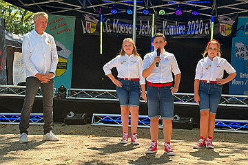 Sommerf Jecken Komitee 2026- 06-01  03  Ein Sommerfest in Moers   - Am Samstag, 1. August, haben wir das große Sommerfest des „Moeser - Jecken-Komitees 2020 e.V.“ besucht.