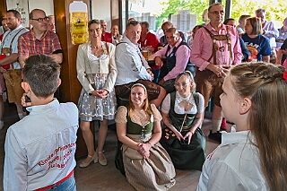 Wiesenfrueschoppen 2026- 10-04 11  Ein Hauch von Oktoberfest -  Die KG Königreich Duissern hatte auch in diesem Jahr wieder zu ihrem traditionellen „Wies´n Frühschoppen“ in die Tennis-Gaststätte des DSC Preussen eingeladen. : DVPJ, Oliver I, Kinderprinz Niklas I., Niklas I., Prinzessin, Greta I., Prinzessin Greta I., HDK, Duisburg, Karneval, Helau, Tollität, Event, Session 2026, Session 2027, Hauptausschuss, Gemeinschaft, Hauptausschuss Karneval Duisburg, Duisburg ist echt