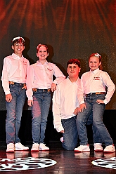 Prinzenwahl HDK 2025-04-11 06  Prinzenwahl 2025 - Am Freitag 11. April 2025 ist endlich so weit. Vorstellung bei der Präsidentenversammlung. Nach einer kurzen Verschnaufpause dann die Erlösung, wir sind gewählt als Kinderprinzencrew der Session 2025 / 2026. Danach dann das erste mal, ohne unsere Kindergarde, nur wir vier allein, auf die Bühne im Steinhof. Wir wurden gefeiert, beschenkt und machten sehr viele Fotos.  Hier auch nochmal einen herzlichen Glückwunsch an den des. Stadtprinzen Toni I. mit seiner Crew. : DVPJ, Toni I, Juls I., Prinz Karneval, Prinz, Prinz Juls I., Prinzessin Aileen I., Hofmarschälle, Page, Pagen, Paginnen, HDK, Duisburg, Karneval, Helau, Tollität, Event, Session 2025, Session 2025, HDK Duisburg, Hauptausschuss, Hauptausschuss Karneval Duisburg, Duisburg ist echt