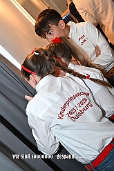 Prinzenwahl HDK 2025-04-11 08  Prinzenwahl 2025 - Am Freitag 11. April 2025 ist endlich so weit. Vorstellung bei der Präsidentenversammlung. Nach einer kurzen Verschnaufpause dann die Erlösung, wir sind gewählt als Kinderprinzencrew der Session 2025 / 2026. Danach dann das erste mal, ohne unsere Kindergarde, nur wir vier allein, auf die Bühne im Steinhof. Wir wurden gefeiert, beschenkt und machten sehr viele Fotos.  Hier auch nochmal einen herzlichen Glückwunsch an den des. Stadtprinzen Toni I. mit seiner Crew. : DVPJ, Toni I, Juls I., Prinz Karneval, Prinz, Prinz Juls I., Prinzessin Aileen I., Hofmarschälle, Page, Pagen, Paginnen, HDK, Duisburg, Karneval, Helau, Tollität, Event, Session 2025, Session 2025, HDK Duisburg, Hauptausschuss, Hauptausschuss Karneval Duisburg, Duisburg ist echt