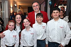 Prinzenwahl HDK 2025-04-11 55  Prinzenwahl 2025 - Am Freitag 11. April 2025 ist endlich so weit. Vorstellung bei der Präsidentenversammlung. Nach einer kurzen Verschnaufpause dann die Erlösung, wir sind gewählt als Kinderprinzencrew der Session 2025 / 2026. Danach dann das erste mal, ohne unsere Kindergarde, nur wir vier allein, auf die Bühne im Steinhof. Wir wurden gefeiert, beschenkt und machten sehr viele Fotos.  Hier auch nochmal einen herzlichen Glückwunsch an den des. Stadtprinzen Toni I. mit seiner Crew. : DVPJ, Toni I, Juls I., Prinz Karneval, Prinz, Prinz Juls I., Prinzessin Aileen I., Hofmarschälle, Page, Pagen, Paginnen, HDK, Duisburg, Karneval, Helau, Tollität, Event, Session 2025, Session 2025, HDK Duisburg, Hauptausschuss, Hauptausschuss Karneval Duisburg, Duisburg ist echt