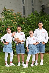 Mercuralia 2025-05-17 10  Maifest 2025 - Am Samstag dem 17. Mai besuchten wir das MERCURALIA der Römergarde in Dinslaken. Es war die XVII. Auflage und wie in jedem Jahr war die Kinderprinzencrew der Glücksbringer bei der Blumen-Frühlingsverlosung. : DVPJ, Holger II, Kinderprinz Phil II., Prinzessin, Mia I., Prinzessin Mia I., HDK, Duisburg, Karneval, Helau, Tollität, Event, Session 2024, Session 2025, Hauptausschuss, Gemeinschaft, Hauptausschuss Karneval Duisburg, Duisburg ist echt