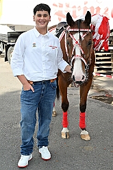 02 GardeGrillen Prinzegrd 2025-08-30 13  Tour-Tag 30. August - Gleich vier Sommerfeste standen auf dem Programm. Begonnen haben wir im Süden Duisburgs, natürlich bei der KG Sonniger-Süden. Dort starteten wir auch endlich mit dem Verkauf unserer Pins. Das nächste Ziel lag in Meiderich, das „Garde-Grillen“ der Duisburger Prinzengarde. Ein kurzer Besuch beim Kinderfest der KG Rote Funken lag auf dem Weg in den Westen Duisburgs zur 1. KG Baerl. : DVPJ, Holger II, Kinderprinz Phil II., Prinzessin, Mia I., Prinzessin Mia I., HDK, Duisburg, Karneval, Helau, Tollität, Event, Session 2024, Session 2025, Hauptausschuss, Gemeinschaft, Hauptausschuss Karneval Duisburg, Duisburg ist echt