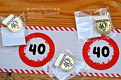 01 HambornerStadtwache 2025-09-20 01  40 Jähriges, ein Baum und Sommerfest - Am 20. September feierte die Hamborner Stadtwache, das Offizierscorps der KG Rot-Weiß Hambrn-Marxloh 1958 e.V.,  ihr 40-jähriges Bestehen. Danach erfüllten wir unsere Nominierung in der Facebook Challenge  zum Pflanzen eines „Karnevals-Baums“ durch PrinznToni I.(des.). Zum Abschluss besuchten wir noch das Sommerfest der Bürgergarde der Stadt Duisburg an der Sechs-Seen-Platte. : DVPJ, Holger II, Kinderprinz Phil II., Prinzessin, Mia I., Prinzessin Mia I., HDK, Duisburg, Karneval, Helau, Tollität, Event, Session 2024, Session 2025, Hauptausschuss, Gemeinschaft, Hauptausschuss Karneval Duisburg, Duisburg ist echt