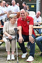 01 HambornerStadtwache 2025-09-20 10  40 Jähriges, ein Baum und Sommerfest - Am 20. September feierte die Hamborner Stadtwache, das Offizierscorps der KG Rot-Weiß Hambrn-Marxloh 1958 e.V.,  ihr 40-jähriges Bestehen. Danach erfüllten wir unsere Nominierung in der Facebook Challenge  zum Pflanzen eines „Karnevals-Baums“ durch PrinznToni I.(des.). Zum Abschluss besuchten wir noch das Sommerfest der Bürgergarde der Stadt Duisburg an der Sechs-Seen-Platte. : DVPJ, Holger II, Kinderprinz Phil II., Prinzessin, Mia I., Prinzessin Mia I., HDK, Duisburg, Karneval, Helau, Tollität, Event, Session 2024, Session 2025, Hauptausschuss, Gemeinschaft, Hauptausschuss Karneval Duisburg, Duisburg ist echt
