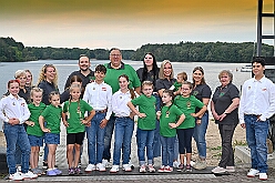 03 SommerfBuergergarde 2025-09-20 03  40 Jähriges, ein Baum und Sommerfest - Am 20. September feierte die Hamborner Stadtwache, das Offizierscorps der KG Rot-Weiß Hambrn-Marxloh 1958 e.V.,  ihr 40-jähriges Bestehen. Danach erfüllten wir unsere Nominierung in der Facebook Challenge  zum Pflanzen eines „Karnevals-Baums“ durch PrinznToni I.(des.). Zum Abschluss besuchten wir noch das Sommerfest der Bürgergarde der Stadt Duisburg an der Sechs-Seen-Platte. : DVPJ, Holger II, Kinderprinz Phil II., Prinzessin, Mia I., Prinzessin Mia I., HDK, Duisburg, Karneval, Helau, Tollität, Event, Session 2024, Session 2025, Hauptausschuss, Gemeinschaft, Hauptausschuss Karneval Duisburg, Duisburg ist echt