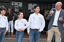 03 SommerfBuergergarde 2025-09-20 10  40 Jähriges, ein Baum und Sommerfest - Am 20. September feierte die Hamborner Stadtwache, das Offizierscorps der KG Rot-Weiß Hambrn-Marxloh 1958 e.V.,  ihr 40-jähriges Bestehen. Danach erfüllten wir unsere Nominierung in der Facebook Challenge  zum Pflanzen eines „Karnevals-Baums“ durch PrinznToni I.(des.). Zum Abschluss besuchten wir noch das Sommerfest der Bürgergarde der Stadt Duisburg an der Sechs-Seen-Platte. : DVPJ, Holger II, Kinderprinz Phil II., Prinzessin, Mia I., Prinzessin Mia I., HDK, Duisburg, Karneval, Helau, Tollität, Event, Session 2024, Session 2025, Hauptausschuss, Gemeinschaft, Hauptausschuss Karneval Duisburg, Duisburg ist echt