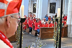 01 AuftaktNordVer 2025-11-07 09  Langer Samstag, der 8. November  - Am Samstagmorgen stand in der Abteikirche der karnevalistische Gottesdienst in Hamborm an. Mit eine kleinen Umzug ging’ s zum dortigen Rathaus. Karnevalsauftakt der Nordvereine. Am frühen Abend dann in Laar zu Rot-Goldenen KG und später zur Party zum Hoppeditzerwachen bei der KG Sonniger Süden. : DVPJ, Holger II, Kinderprinz Phil II., Prinzessin, Mia I., Prinzessin Mia I., HDK, Duisburg, Karneval, Helau, Tollität, Event, Session 2024, Session 2025, Hauptausschuss, Gemeinschaft, Hauptausschuss Karneval Duisburg, Duisburg ist echt
