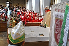 01 AuftaktNordVer 2025-11-07 10  Langer Samstag, der 8. November  - Am Samstagmorgen stand in der Abteikirche der karnevalistische Gottesdienst in Hamborm an. Mit eine kleinen Umzug ging’ s zum dortigen Rathaus. Karnevalsauftakt der Nordvereine. Am frühen Abend dann in Laar zu Rot-Goldenen KG und später zur Party zum Hoppeditzerwachen bei der KG Sonniger Süden. : DVPJ, Holger II, Kinderprinz Phil II., Prinzessin, Mia I., Prinzessin Mia I., HDK, Duisburg, Karneval, Helau, Tollität, Event, Session 2024, Session 2025, Hauptausschuss, Gemeinschaft, Hauptausschuss Karneval Duisburg, Duisburg ist echt