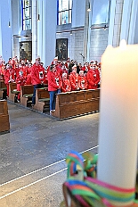 01 AuftaktNordVer 2025-11-07 11  Langer Samstag, der 8. November  - Am Samstagmorgen stand in der Abteikirche der karnevalistische Gottesdienst in Hamborm an. Mit eine kleinen Umzug ging’ s zum dortigen Rathaus. Karnevalsauftakt der Nordvereine. Am frühen Abend dann in Laar zu Rot-Goldenen KG und später zur Party zum Hoppeditzerwachen bei der KG Sonniger Süden. : DVPJ, Holger II, Kinderprinz Phil II., Prinzessin, Mia I., Prinzessin Mia I., HDK, Duisburg, Karneval, Helau, Tollität, Event, Session 2024, Session 2025, Hauptausschuss, Gemeinschaft, Hauptausschuss Karneval Duisburg, Duisburg ist echt