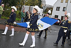 01 Biwak AMaB 2025-11-09 03  Biwak und Hoppeditzerwachen im Süden - Am Sonntagmorgen 9. November eröffnete die KG Alle Mann an Bord - die »Blauen Jungs« 1955 e.V. die neue Session mit ihrem traditionellen Biwak. Das erste große Heimspiel für uns. Nach gutem Brauch wurde uns auch dann noch ein Weckmann überreicht. Danach noch ein bisschen weiter in Richtung Süden, die KG Südstern feierte in Serm ihrHoppeditzerwachen. : DVPJ, Holger II, Kinderprinz Phil II., Prinzessin, Mia I., Prinzessin Mia I., HDK, Duisburg, Karneval, Helau, Tollität, Event, Session 2024, Session 2025, Hauptausschuss, Gemeinschaft, Hauptausschuss Karneval Duisburg, Duisburg ist echt