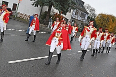 01 Biwak AMaB 2025-11-09 07  Biwak und Hoppeditzerwachen im Süden - Am Sonntagmorgen 9. November eröffnete die KG Alle Mann an Bord - die »Blauen Jungs« 1955 e.V. die neue Session mit ihrem traditionellen Biwak. Das erste große Heimspiel für uns. Nach gutem Brauch wurde uns auch dann noch ein Weckmann überreicht. Danach noch ein bisschen weiter in Richtung Süden, die KG Südstern feierte in Serm ihrHoppeditzerwachen. : DVPJ, Holger II, Kinderprinz Phil II., Prinzessin, Mia I., Prinzessin Mia I., HDK, Duisburg, Karneval, Helau, Tollität, Event, Session 2024, Session 2025, Hauptausschuss, Gemeinschaft, Hauptausschuss Karneval Duisburg, Duisburg ist echt
