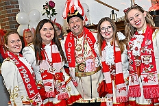 02 Hopped KG Suedstern 2025-11-09 01  Biwak und Hoppeditzerwachen im Süden - Am Sonntagmorgen 9. November eröffnete die KG Alle Mann an Bord - die »Blauen Jungs« 1955 e.V. die neue Session mit ihrem traditionellen Biwak. Das erste große Heimspiel für uns. Nach gutem Brauch wurde uns auch dann noch ein Weckmann überreicht. Danach noch ein bisschen weiter in Richtung Süden, die KG Südstern feierte in Serm ihrHoppeditzerwachen. : DVPJ, Holger II, Kinderprinz Phil II., Prinzessin, Mia I., Prinzessin Mia I., HDK, Duisburg, Karneval, Helau, Tollität, Event, Session 2024, Session 2025, Hauptausschuss, Gemeinschaft, Hauptausschuss Karneval Duisburg, Duisburg ist echt