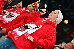 01 Auftakt HDK 2025-11-15 67  Auftakt HDK, Proklamation, Auftaktsitzung - Samstag, 15. November, zogen wir mit den Duisburger Karnevalsgesellschaften vom Forum über die Königsstraße zum Burgplatz. Hier war dann die Auftaktveranstaltung des HDK. Um die Mittagszeit sind es über den Rhein nach Kamp-Lintfort gefahren,  dort war in der Stadthalle die Proklamation von der Jugendprinzessin Sophie I. Am frühen Abend dann in die Aula, unsere Aula, vom Reinhard-und-Max-Mannesmann-Gymnasium, zur Auftaktsitzung unseres „Heimathafens“. Mit „stürmischer“ Begeisterung wurden wir dort empfangen. : DVPJ, Holger II, Kinderprinz Phil II., Prinzessin, Mia I., Prinzessin Mia I., HDK, Duisburg, Karneval, Helau, Tollität, Event, Session 2024, Session 2025, Hauptausschuss, Gemeinschaft, Hauptausschuss Karneval Duisburg, Duisburg ist echt